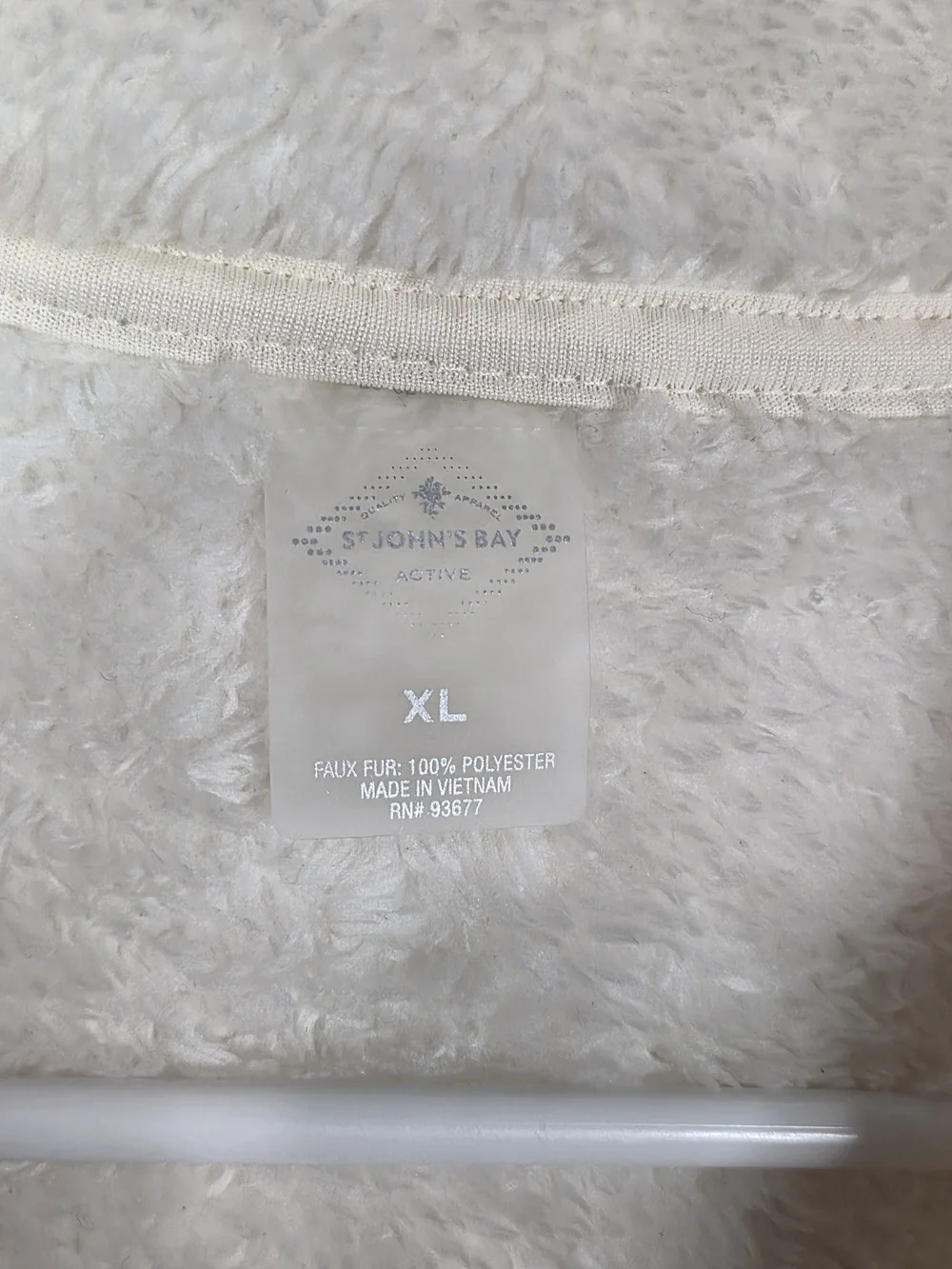 St. John's Bay White Faux Fur Sleeveless Zip Jacket, Size XL, New - Picture 5 of 6